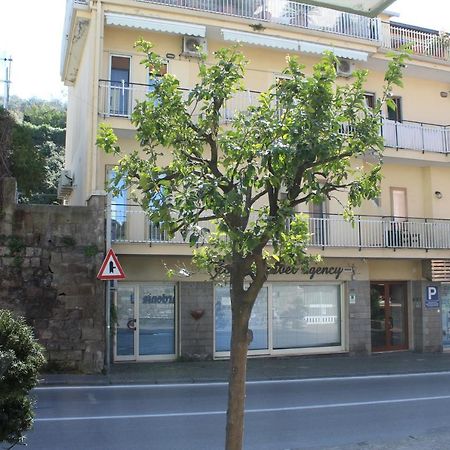 Sorrento Comfort House Con Piscina Zewnętrze zdjęcie