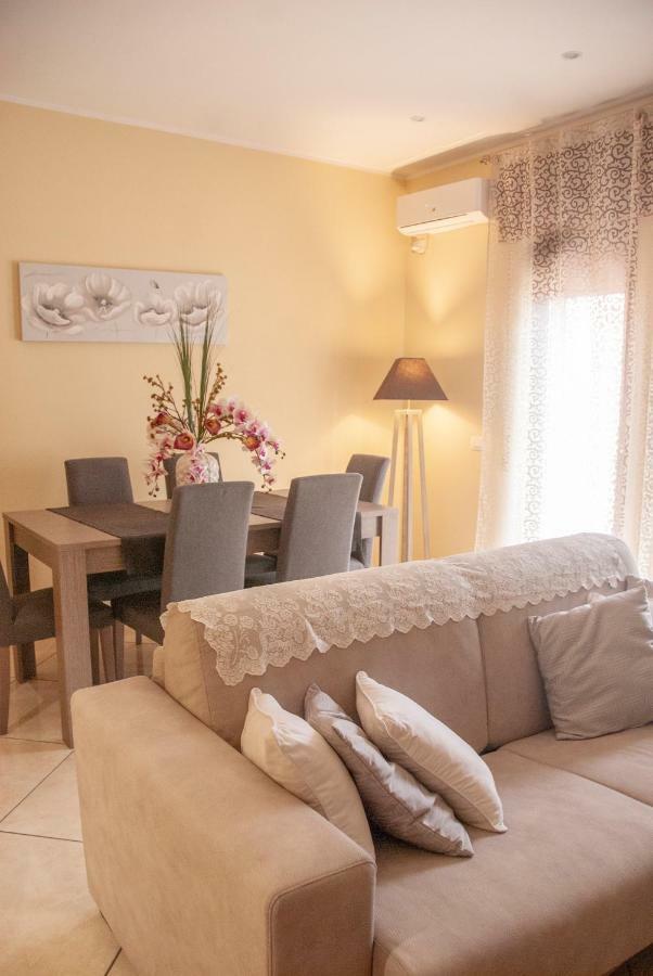 Sorrento Comfort House Con Piscina Zewnętrze zdjęcie